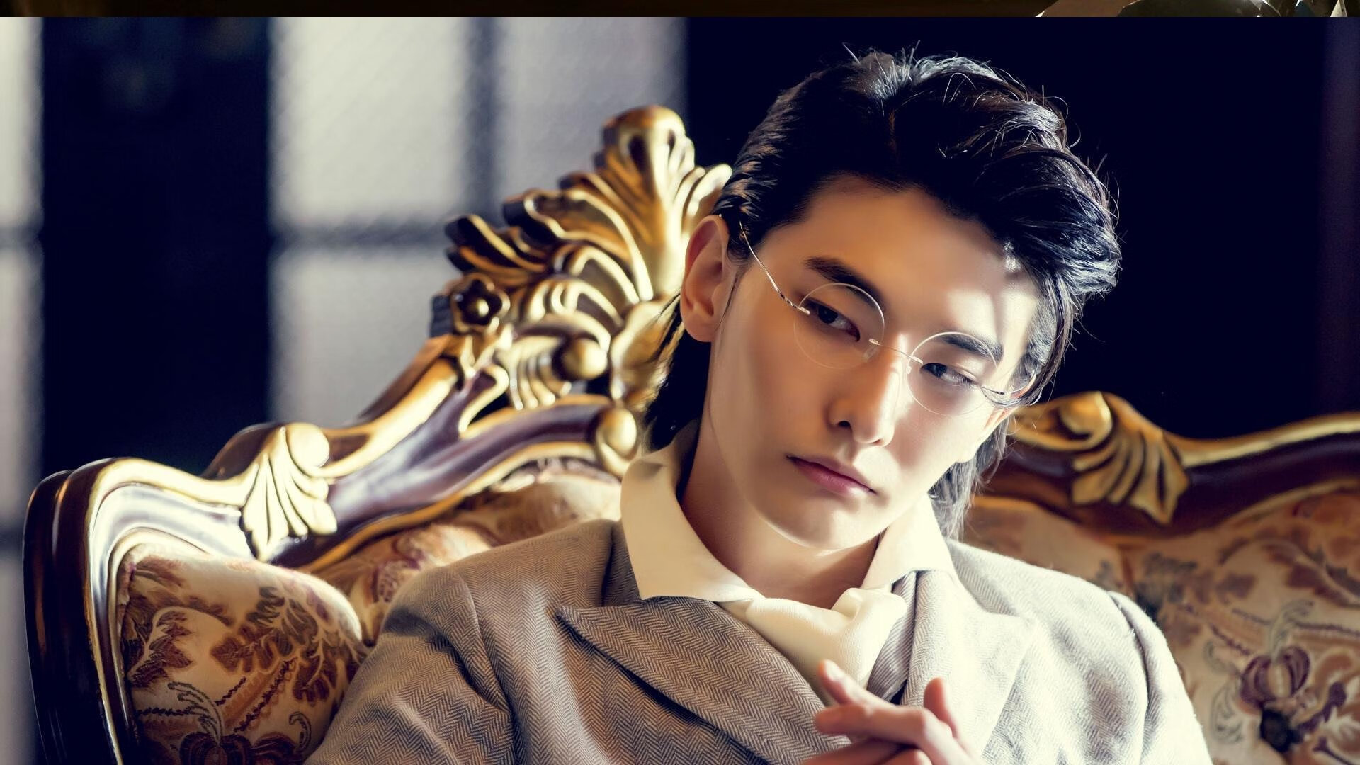 爵士调整防守位置切断对手传球路线,爵士队控球后卫