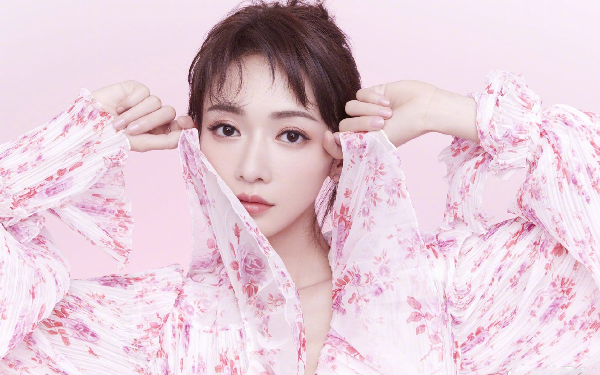 瑞士蝶泳新秀挑战赛场，蝶泳教练凯瑞